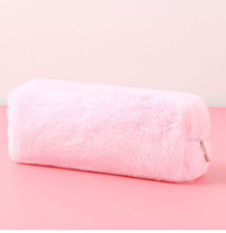 Czy zapinane na zamek torby na długopisy są lepsze niż otwarte piórniki?